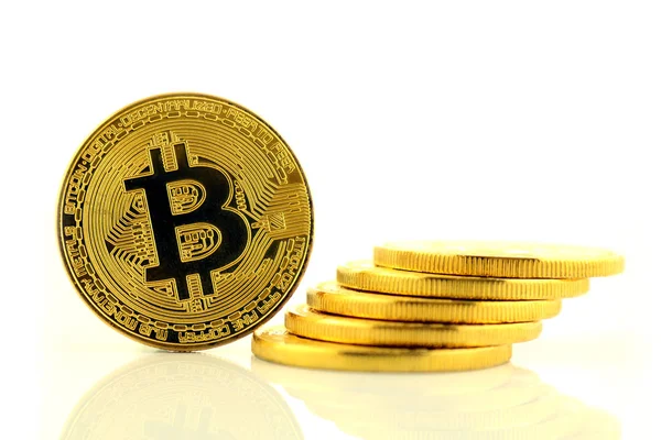 Bitcoin 'in fiziksel versiyonu, yeni sanal para. Dünya çapında kripto para birimi ve dijital ödeme sistemi için kavramsal görüntü ilk merkezi olmayan dijital para birimi olarak adlandırılır..