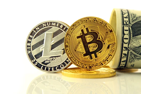 Physische Version von Bitcoin und Litecoin, neues virtuelles Geld. Konzeptionelles Image für Anleger in Kryptowährungen, Gold und Dollar. — Stockfoto