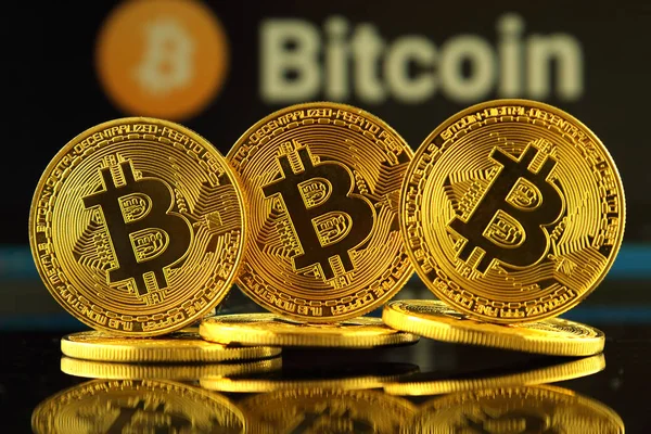 Wroclaw, Polonya - 14 Ekim 2017: Bitcoin, yeni sanal para yüksek ilgi.