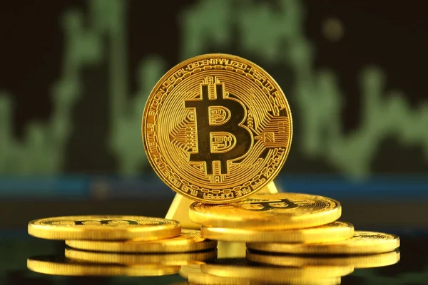 Versión física de Bitcoin, nuevo dinero virtual . —  Fotos de Stock