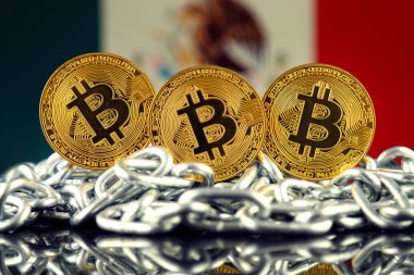 Bitcoin (sanal para), zincir ve Meksika bayrağı fiziksel sürümü. Meksika Blockchain teknoloji ve cryptocurrency yatırımcılar kavramsal görüntü.
