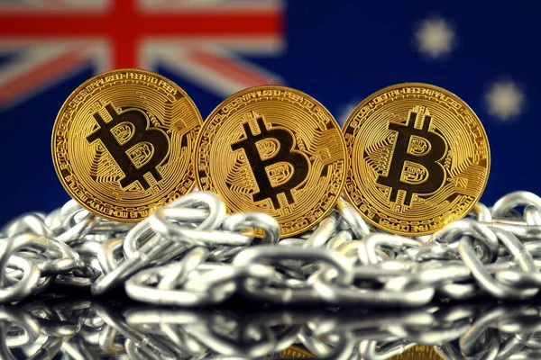 Versión física de Bitcoin (nuevo dinero virtual), cadena y bandera de Australia. Imagen conceptual para inversores en criptomoneda y tecnología Blockchain en Australia . — Foto de Stock