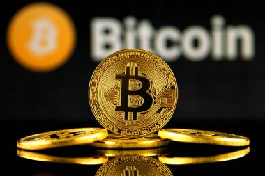 Bitcoin (sanal para) fiziksel sürümü. Cryptocurrency ve Blockchain teknoloji yatırımcılar için kavramsal görüntü.
