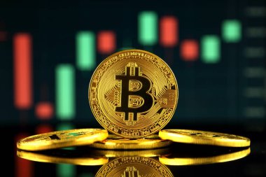 Bitcoin (sanal para) fiziksel sürümü. Cryptocurrency ve Blockchain teknoloji yatırımcılar için kavramsal görüntü.