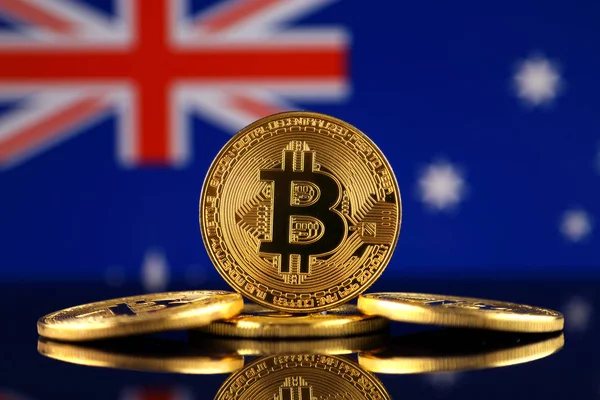 Versión física de Bitcoin (nuevo dinero virtual) y Bandera de Australia. Imagen conceptual para inversores en criptomoneda y tecnología Blockchain en Australia . — Foto de Stock