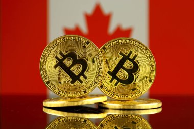 Bitcoin ve Kanada bayrağı fiziksel sürümü. Yakın çekim.