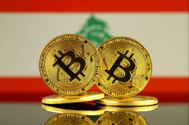 Bitcoin ve Lübnan Bayrağı fiziksel sürümü. Yakın çekim.