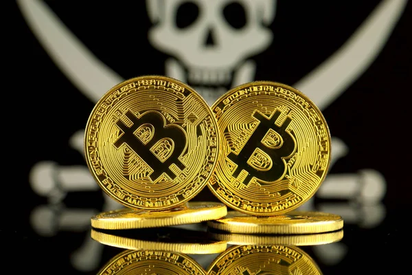 Physical Version Bitcoin New Virtual Money Pirate Flag Conceptual Image — Stock Photo, Image