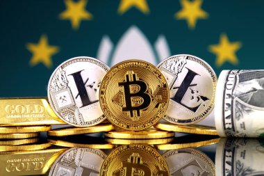 Bitcoin, Litecoin, altın, bize dolar ve Macau bayrak fiziksel sürümü. Cryptocurrency, altın ve dolar yatırımcılar için kavramsal görüntü.