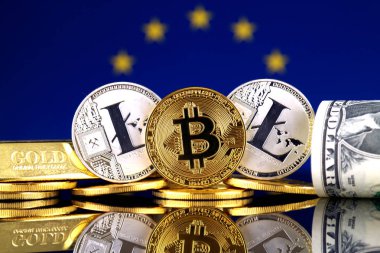 Bitcoin, Litecoin, altın, bize dolar ve Avrupa Birliği bayrağı fiziksel sürümü. Cryptocurrency, altın ve dolar yatırımcılar için kavramsal görüntü.