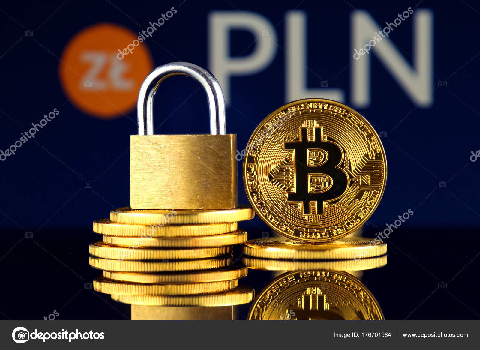 比特币和金色挂锁的物理版本波兰禁止Cryptocurrencies 限制或安全隐私权—— 库存社论照片© PromesaStudio  #176701984