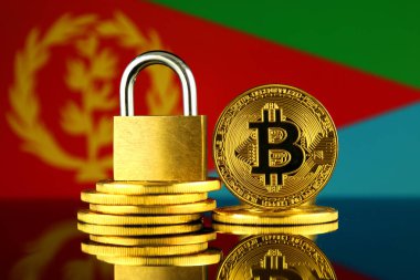 Bitcoin, altın asma kilit ve Eritre bayrağı fiziksel sürümü. Cryptocurrencies, yönetmelikler, kısıtlamaları veya güvenlik, koruma, gizlilik yasaklanması.