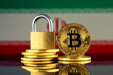 Bitcoin, altın asma kilit ve Iran bayrağı fiziksel sürümü. Cryptocurrencies, yönetmelikler, kısıtlamaları veya güvenlik, koruma, gizlilik yasaklanması.
