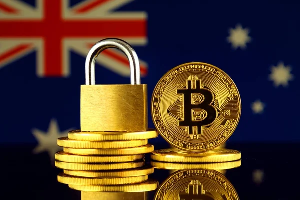 Versión Física Bitcoin Candado Dorado Bandera Australia Prohibición Criptomonedas Regulaciones — Foto de Stock