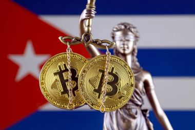 Hukuk ve adalet, fiziksel yorum-in Bitcoin ve Küba bayrağı sembolü. Cryptocurrencies, yönetmelikler, kısıtlamaları veya güvenlik, koruma, gizlilik yasaklanması.