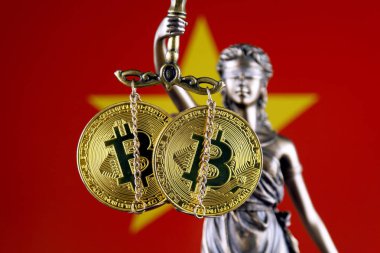 Hukuk ve adalet, fiziksel yorum-in Bitcoin ve Vietnam bayrağı sembolü. Cryptocurrencies, yönetmelikler, kısıtlamaları veya güvenlik, koruma, gizlilik yasaklanması.