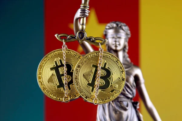 Symbol Law Justice Physical Version Bitcoin Cameroon Flag Prohibition Cryptocurrencies — Stock Photo, Image