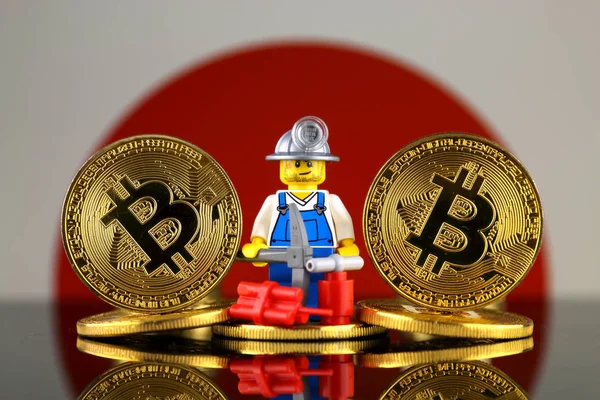 Physische Version Von Bitcoin Miner Und Japan Flagge Konzeptionelles Image — Stockfoto