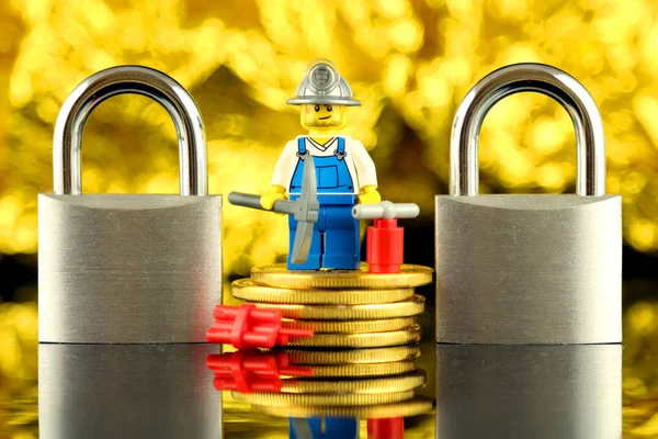 Wroclaw Poland February 2018 Physical Version Bitcoin Miner Lego Figure — Stock Photo, Image