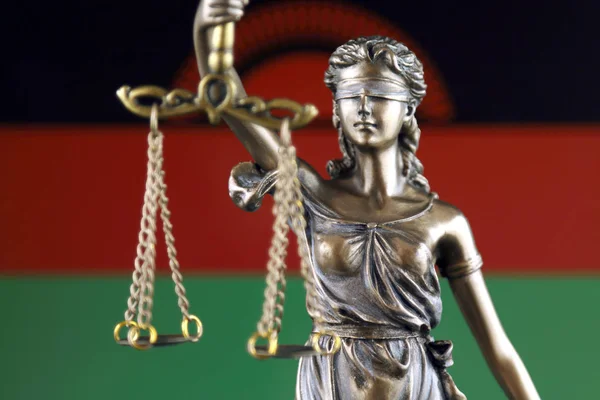 Symbool Van Recht Rechtvaardigheid Met Vlag Van Malawi Close — Stockfoto