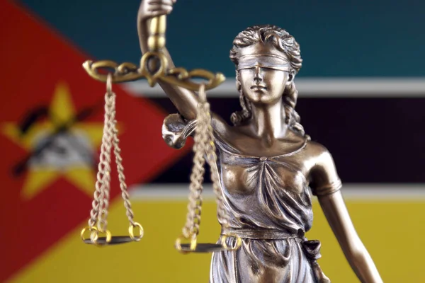 Symbole Droit Justice Avec Drapeau Mozambique Gros Plan — Photo