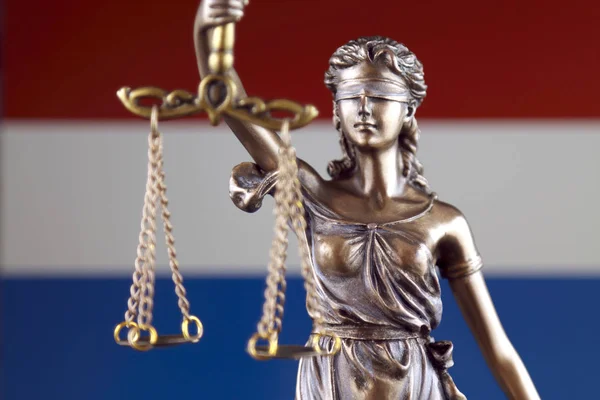 Symbool Van Recht Rechtvaardigheid Met Nederlandse Vlag Close — Stockfoto