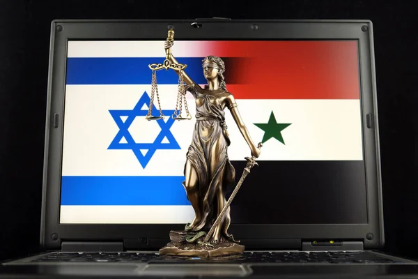 Symbol Práva Spravedlnosti Izraelem Sýrií Vlajky Notebooku Studio Záběr — Stock fotografie