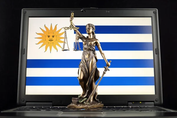 Symbole Loi Justice Avec Drapeau Uruguay Sur Ordinateur Portable Plan — Photo