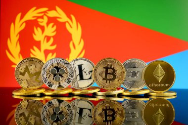 Cryptocurrencies (Monero, dalgalanma, Litecoin, Bitcoin, çizgi, Ethereum) ve Eritre bayrak fiziksel sürümü.