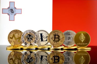 Fiziksel sürümü Cryptocurrencies (Monero, dalgalanma, Litecoin, Bitcoin, çizgi, Ethereum) ve Malta bayrağı.