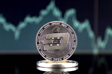 Dash (çizgi), yeni sanal para fiziksel sürümü. Dünya çapında cryptocurrency ve dijital ödeme sistemi için kavramsal görüntü.