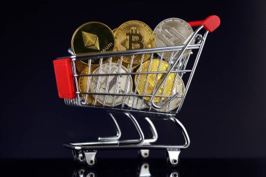 Alışveriş arabası Cryptocurrencies (Bitcoin, Litecoin, çizgi, Ethereum fiziksel sürümü tam).