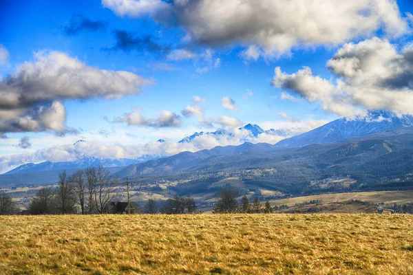 Krajobraz Polskich Tatr Wczesnym Rankiem Tatrzański Park Narodowy Jesienią Zakopane — Zdjęcie stockowe