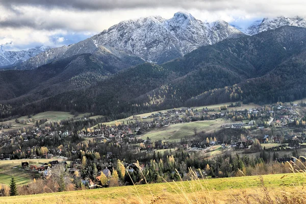 Krajobraz Polskich Tatr Wczesnym Rankiem Tatrzański Park Narodowy Jesienią Zakopane — Zdjęcie stockowe