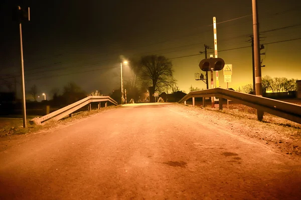 Wrocław Polska Grudnia 2019 Przejazd Kolejowy Nocą Siechnicach Wrocławia Polska — Zdjęcie stockowe