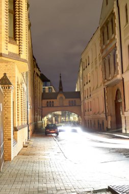 Wroclaw, Polonya - 15 Aralık 2019: Katedral Adası (Ostrow Tumski), Wroclaw, Polonya, Avrupa 'nın en eski kentidir. Gece görünümü.
