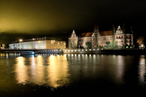 Wroclaw Polonia Diciembre 2019 Río Oder Odra Museo Nacional Wroclaw — Foto de Stock