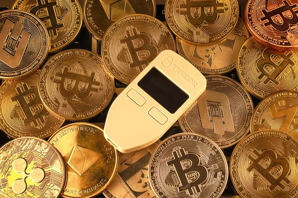 Wroclaw Poland January 2020 Physical Version Bitcoin Btc Trezor Cryptocurrency — Stock Photo, Image