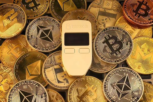 Wroclaw Poland January 2020 Physical Version Bitcoin Btc Trezor Cryptocurrency — Stock Photo, Image