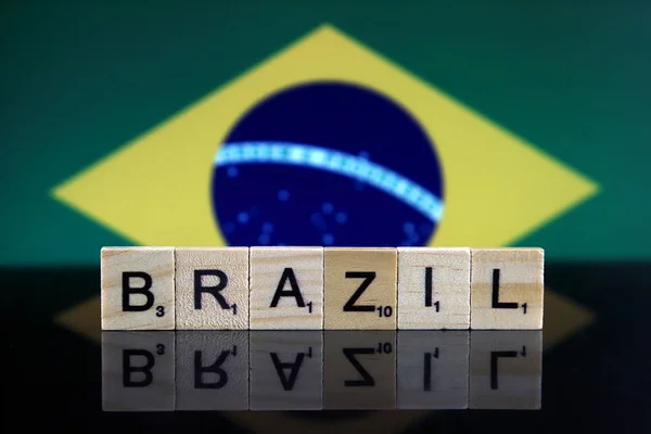 Brasil Bandeira País Nome Feito Pequenas Letras Madeira Estúdio — Fotografia de Stock