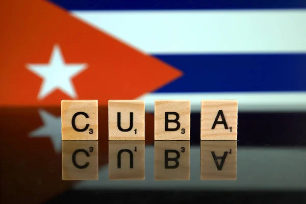 Cuba Bandeira País Nome Feito Pequenas Letras Madeira Estúdio — Fotografia de Stock