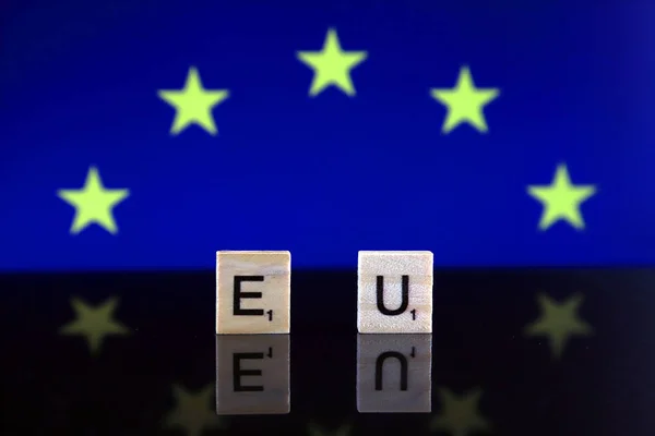 Флаг Европейского Союза Слово Сделаны Маленьких Деревянных Букв Снимок Студии — стоковое фото