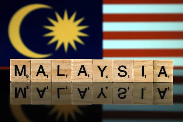 Malezja Flaga Nazwa Kraju Wykonane Małych Drewnianych Liter Zdjęcia Studyjne — Zdjęcie stockowe