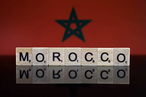 Marokko Flagge Und Ländername Aus Kleinen Holzbuchstaben Studioaufnahme — Stockfoto