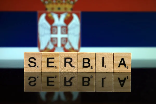 Serbia Bandiera Nome Del Paese Fatta Piccole Lettere Legno Studio — Foto Stock