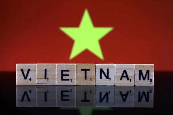 Vietnam Vlag Landsnaam Gemaakt Van Kleine Houten Letters Studioshoot — Stockfoto