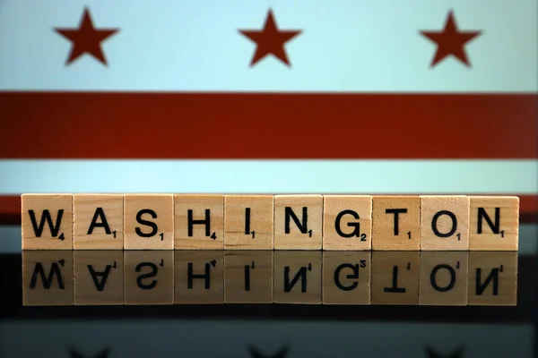 Washington Bandera Nombre Del Estado Pequeñas Letras Madera Captura Estudio —  Fotos de Stock