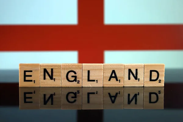 Englands Flagge Und Ländername Aus Kleinen Holzbuchstaben Studioaufnahme — Stockfoto