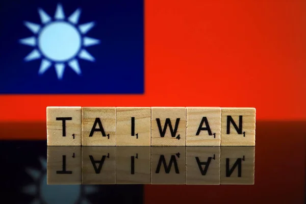 Taiwan Flagge Und Ländername Aus Kleinen Holzbuchstaben Studioaufnahme — Stockfoto