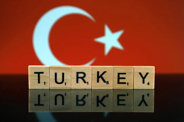 Bandeira Turquia Nome País Feito Pequenas Letras Madeira Estúdio — Fotografia de Stock